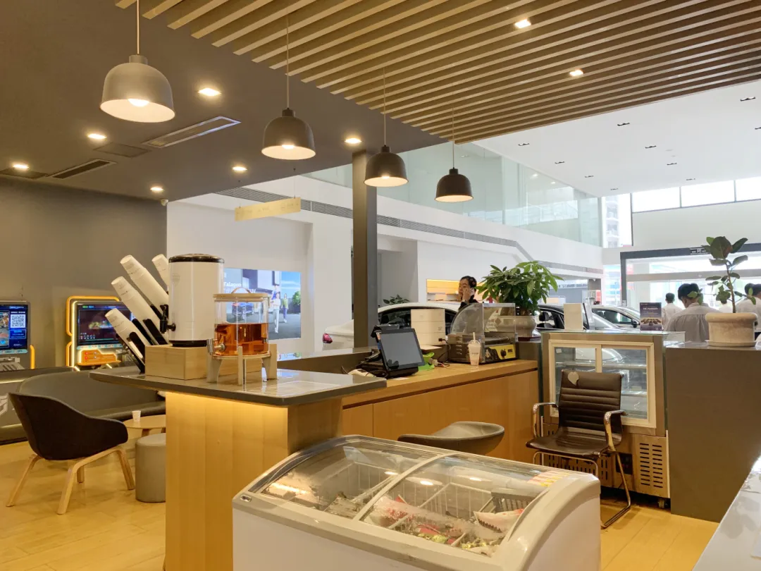 商业空间装修|一汽大众4S店装修，不同色彩与材质，赋予空间别样质感！